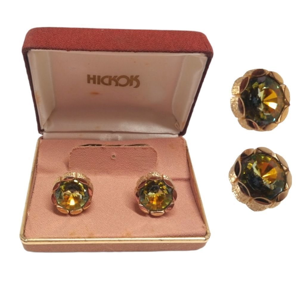 {Hickok} 1960s Mens Vintage Retro Gold Tone Floral Green Gemstone Cuff Links